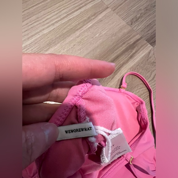 WeWoreWhat Onepiece Swimsuit - Picture 8 of 8